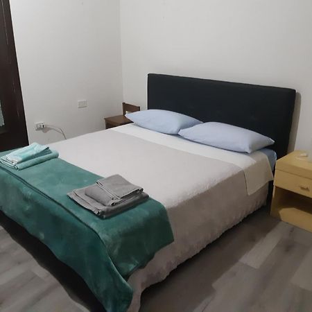Ferienwohnung Affitti Brevi Ferrera Monolocale Ferrera 20 Minuti Da Rho Fiera E San Siro Bareggio Exterior foto