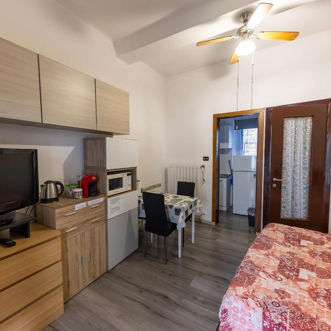 Ferienwohnung Affitti Brevi Ferrera Monolocale Ferrera 20 Minuti Da Rho Fiera E San Siro Bareggio Exterior foto